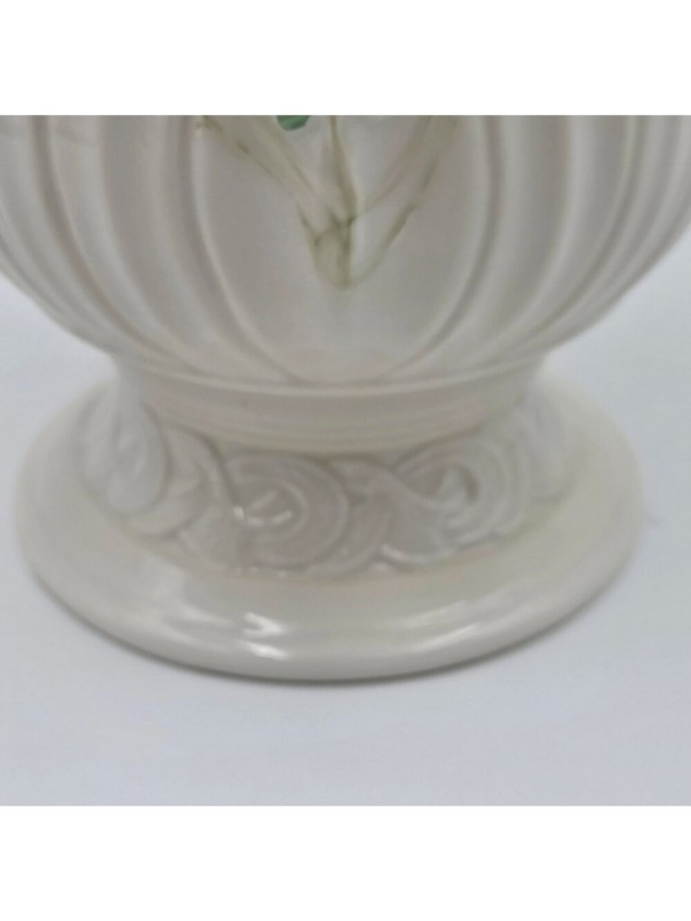 Belleek Shamrock Ireland 1996 Liscannor Vase No. 2088 - Picture 7 of 8